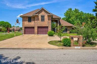 Main picture of 7609 NW Folkstone Way
