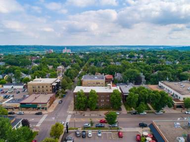 Main picture of 682 Grand Ave