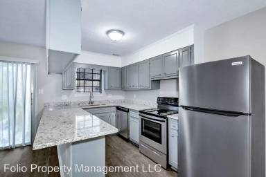 Main picture of 209 Cloverleaf Dr