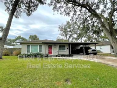 Main picture of 534 W Palmeden Dr