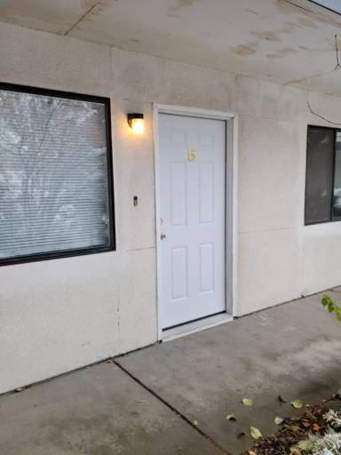 Main picture of 635 6th St W