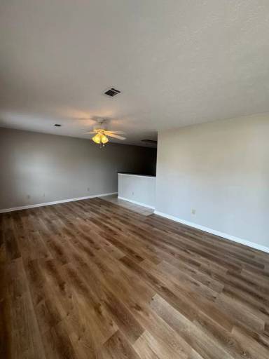 Main picture of 1996 Longview Ct
