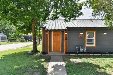 Main picture of 618 N 22nd St
