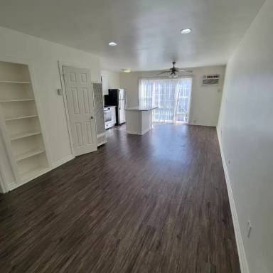 Main picture of 101 N Normandie Ave