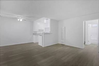 Main picture of 3966 Inglewood Blvd