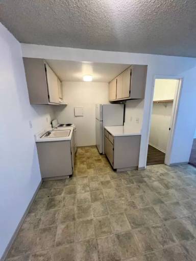 Main picture of 154 S Hemlock St
