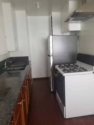 Main picture of 1226 N Gower St