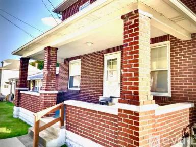 Main picture of 696 Fayette St