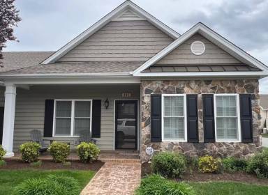 Main picture of 211 Meridian St