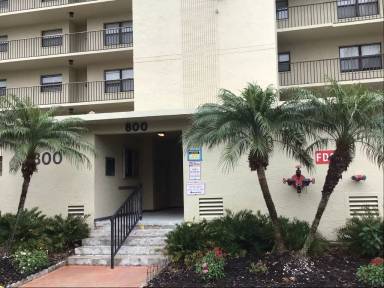 Main picture of 800 Cove Cay Dr