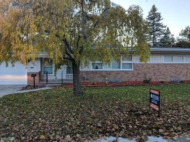Main picture of 2467 N Mason St