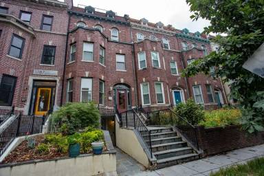 Main picture of 1785 Lanier Pl NW