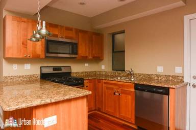 Main picture of 3001 W Gunnison St