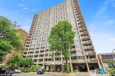 Main picture of 555 Cornelia Condo