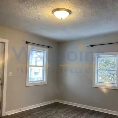 Main picture of 615 Jackson St NW