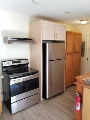 Main picture of 154 W School St