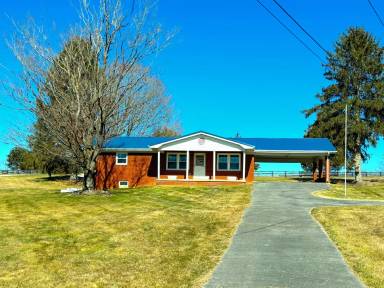 Main picture of 1318 Highway 1674