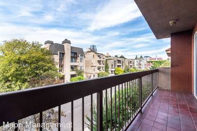 Main picture of 10326 Almayo Ave