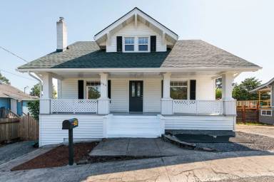 Main picture of 364 S 4th St