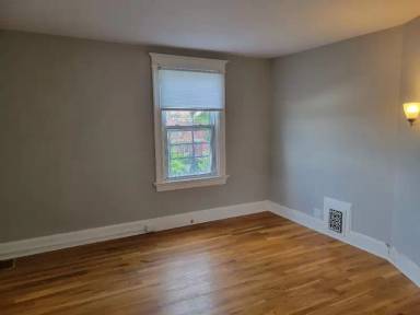 Main picture of 2212 Washington Ave