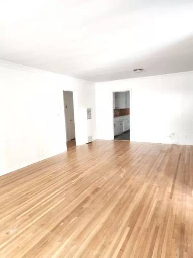 Main picture of 1850 N La Brea Ave