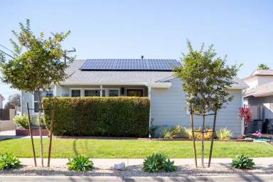 Main picture of 6384 Birchwood St