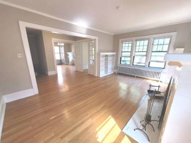 Main picture of 2541-43 N Lake Dr