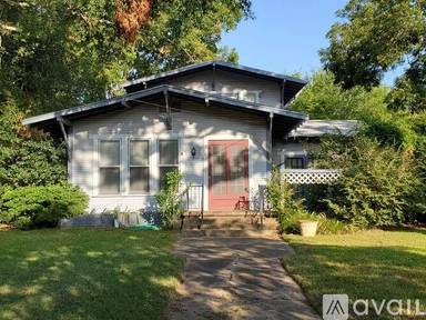 Main picture of 803 N Main St
