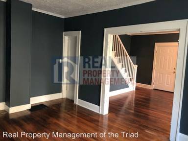 Main picture of 310 E 16th St