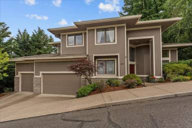 Main picture of 3613 NW Chapin Dr