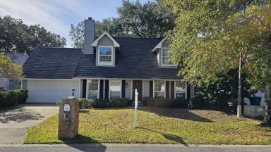 Main picture of 406 Parkwood Pl