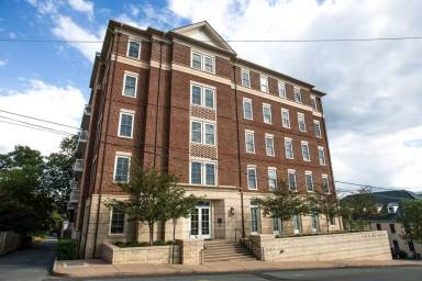 Main picture of 210 10th St NE
