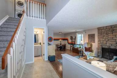 Main picture of 8481 Everett Way