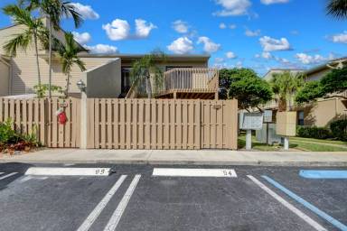 Main picture of 614 Executive Center Dr