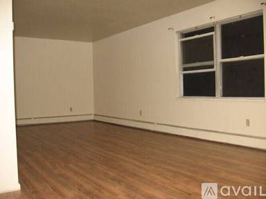 Main picture of 1120 S Hall St