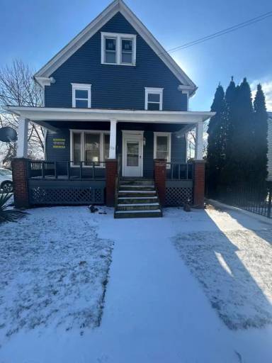 Main picture of 1231 W 5th St