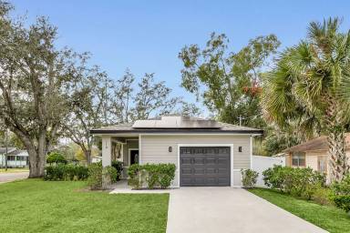Main picture of 718 Willow Ave