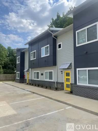 Main picture of 1425 N Oakland Ave