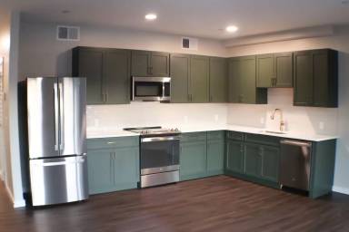 Main picture of 400 N Main St