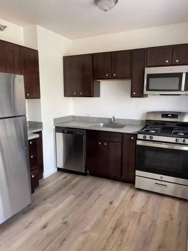 Main picture of 1528 W Morse Ave Apartments