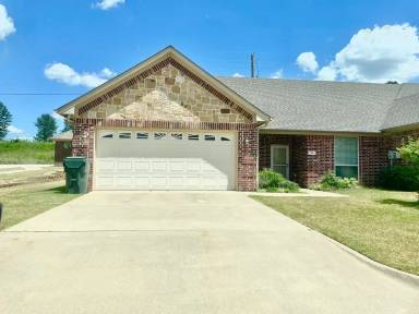 Main picture of 104 Letha Ct