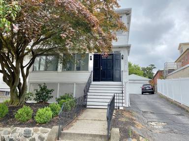 Main picture of 900 Massachusetts Ave