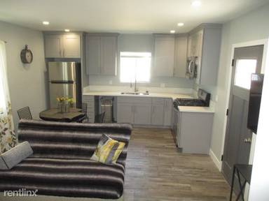 Main picture of 17441 Sherman Way