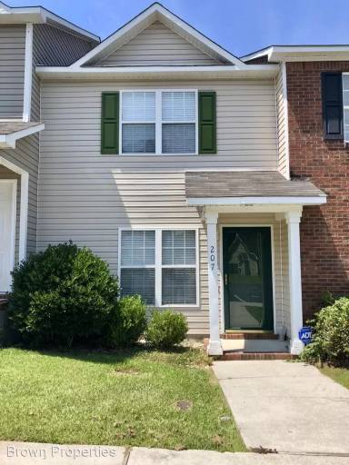 Main picture of 202 Meadowbrook Ln