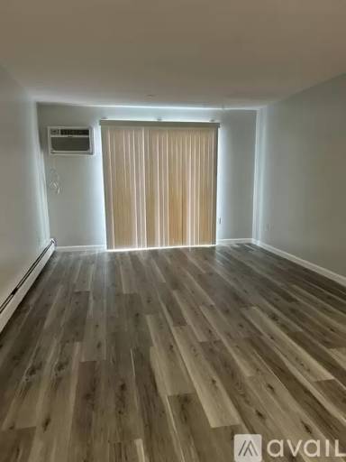 Main picture of 124 Mammoth Rd