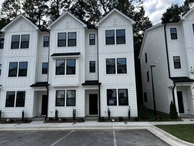 Main picture of 1533 Crescent Townes Way