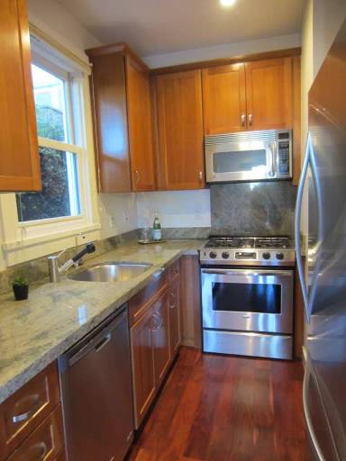 Main picture of 926 Grove St