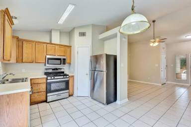 Main picture of 7002 Colony Loop Dr