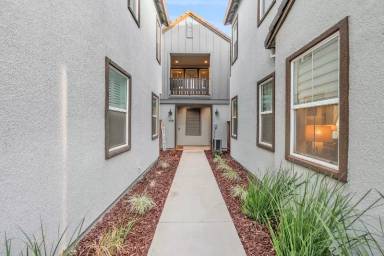 Main picture of 17531 Beachwood Rd