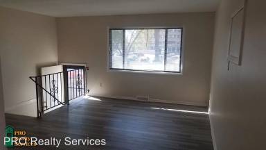 Main picture of 1815 Polk St NE